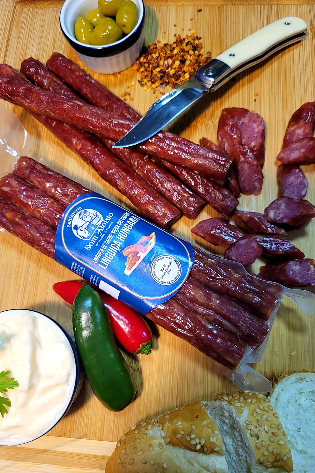 Detalhe da Linguiça Húngara: em média 250 g