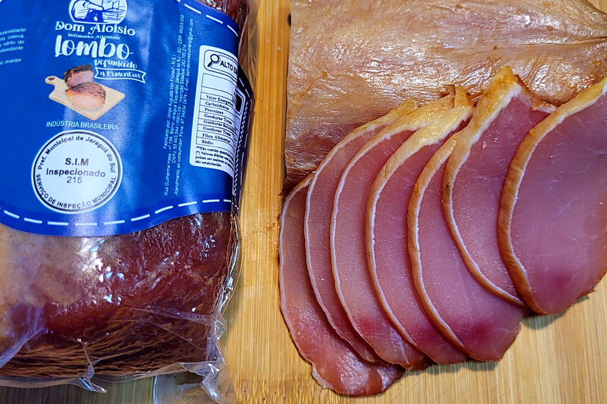 Lombo 4 Pimentas servido na tábua, cortado na hora