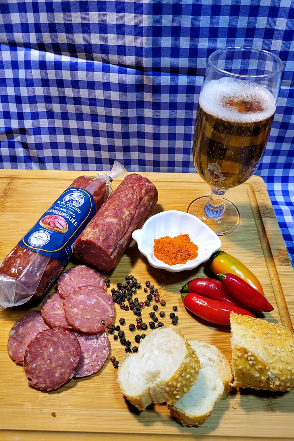 Salame Tipo Hamburguês fatiado, de perto