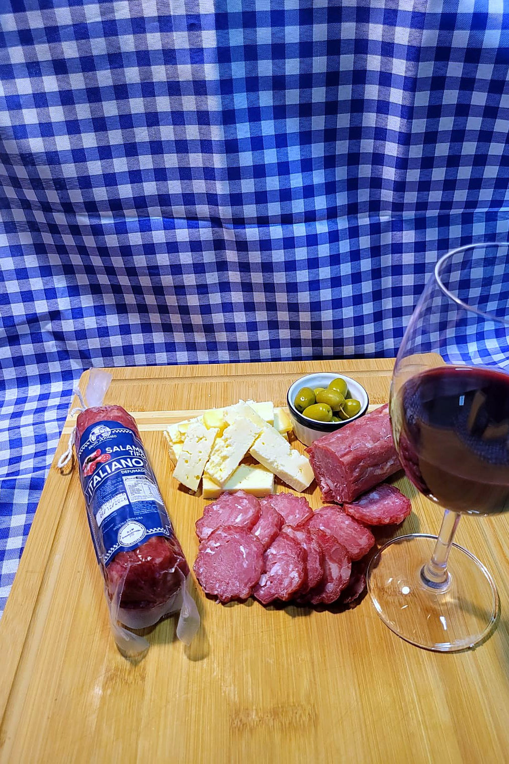 Salame Tipo Italiano fatiado, de perto